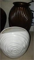 2 Pc Brown / White Vase