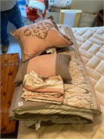 Full Size Bedspread, Pillows, Misc.