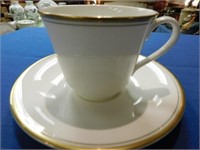 Royal Doulton Gold Concord - 8 Cups & Saucers