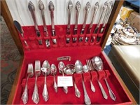 Rogers Remembrance Silver Plate Cutlery Set
