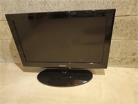 Samsung 31" Flat Screen TV w/ Remote