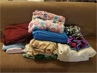 Assorted Blankets 1 Lot