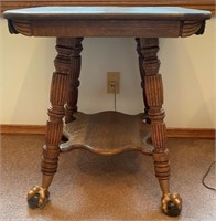 24" Oak Parlor Table w/Eagle Feet