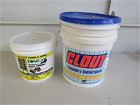 Bucket of Floor Dry & Mouse Bait