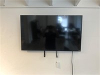 40" Vizio Flatscreen TV with Wall Mount