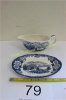 Gravy Boat & Platter - Royal Warwick - England