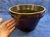Antique 1-gallon stone mix bowl