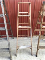 5ft Wood Step Ladder