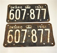 CAR LICENSE PLATES - 1961 ONTARIO MATCHING SET