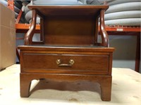 SOLID WOOD ANTIQUE END SIDE TABLE