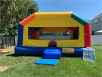INFLATABLE BOUNCE