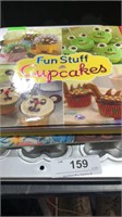 Gingerbread Cupcake Pan & 3 Books -