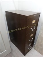 Metal File Cabinet w/3 drawers 26.5"d x 15"w x