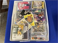 APPROX 100 LOOSE SPORT TRADING CARDS