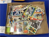 APPROXIMATELY 100 ASSORTED SPORT TRADING CARDS