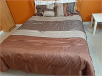Double Sized Duvet With Matching Pillows Only