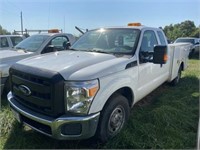2011 Ford F-350 116,000 miles 2wd