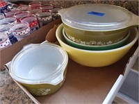 Pyrex Bowls & Casserole Dishes
