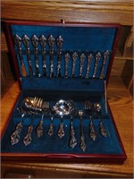 Beautiful Onieda Stainless Set in the case