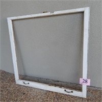 CHIPPY WHITE WINDOW WITH 2 HANDLES 40 X 38