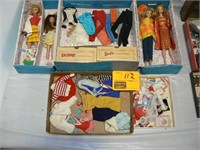 BARBIE AND SKIPPER CARRY CASE WITH 4 DOLLS AND