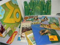 WIZARD OF OZ CARDBOARD AND PAPER COLLECTIBLES