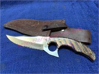 Hunting knife w/ leather holster