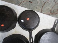 WAGNER SMALL CAST IRON SKILLET