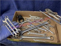 Flat w/ wrenches (Craftsman-SK Wayne-etc)