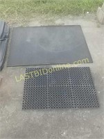2 rubber floor mats