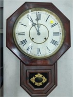 Waterbury Clock Co wall clock  - 2 keys