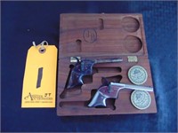 Set Parlor Pistols in Wood Box