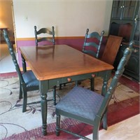 Farmhouse Style Dining Room Table & Chairs