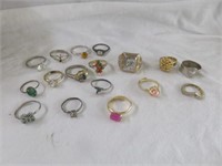 ASSORTED VINTAGE FASHION RINGS