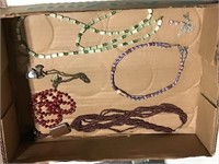 Lot of 6 necklaces