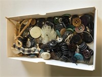 Vintage button lot in checkbook box