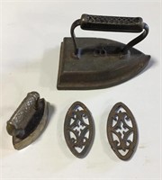 1 large iron #8 and 1 small iron with 2 stands