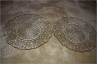 2 crystal or glass plates with flowers