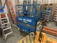 Genie 1530 electric lift, extra good, 372 hours,