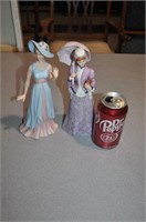 2 women figurines
