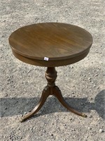 NEAT PEDESTAL DRUM TABLE 24X26 INCHES