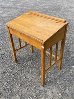 SWEET SOLID MAPLE CHILD'S DESK 24X15X27 INCHES