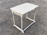 FRESH WHITE PAINTED PARLOUR STAND 26X18X22 INCHES