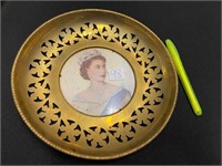 ROYALTY WALL PLATE