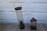 2 Bird Feeders