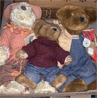 Box of Boyd’s bears