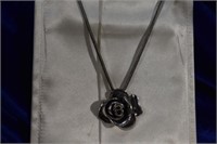 Silvertone snakechain& rose costume necklace