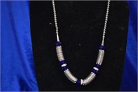 Silvertone beaded necklace w/blue stones