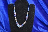 Vintage silvertone &blue bead w/flower necklace