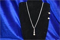 Silvertone &faux pearl necklace &earing set